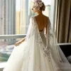 놀라운 Wattoau 웨딩 드레스 섹시한 V 목 레이스 아플리케 레이스 백리스 신부 가운 라인 얇은 얇은 기차 웨딩 드레스