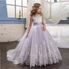 2017 neue Prinzessin Hot Lila Elfenbein Top Scoop Ballkleid Blumenmädchenkleid Sweep Zug Mädchen Erstkommunion Kleid Spitze Mädchen Pageant Kleider