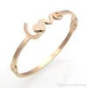 Coreano Frosten Heart AMORE Braccialetti Moda Acciaio al titanio Braccialetti placcati oro Lettere d'amore braccialetti in oro rosa Braccialetti a forma di cuore