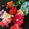 Mini-ruban satiné fleur de tissu pour bandeaux diy fleurs de polyester ramine perle au centre bébé fille accessoire de cheveux 110pcslot2685641