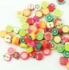 Mode 300 stks / partij Gemengd Fimo Polymeer Clay Fruit Spacer Kralen Kleding Caps DIY Sieraden Decoratie Finding Accessoires Nieuw