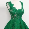 Emerald Green Prom Dress Vestidos Curto De Festa 2021 Długość kolana Wieczór Dreknee Długość Sexy Party Prom Dress Suknie Arabskie Suknie Homecoming Tanie