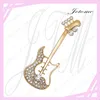 100st/Lot Alla hjärtans dag Fashion Gold Tone Corsage Guitar Brosches Clear Crystal Musician Accessories Brooch Pin