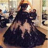 Chic Lace Appliques Ball Gown Aftonklänning 2019 Strapless Ärmlös Svart och Naken Prom Kolkar Vestido Largo de Fiesta