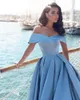 높은 분할 아랍어 댄스 파티 드레스 라이트 스카이 블루 새틴 저녁 파티 드레스 어깨에서 두바이 Kaftan 졸업 드레스 가운 드레 이드