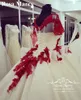 Luxury Chapel Train Ball Gown Bröllopsklänningar 2020 Röd Vintage Lace Peplum Kortärmad Pearl Plus Size Muslim Vestido de Novia Bridal Gown