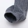Toptan Moda Tasarım Sonbahar Kış Örme Stripe Stoklar Külotlu Çizgi Elastik Çizgili Düz Renkli Kadın Kız Çorap Uyluk Yüksek Çorap