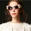 Retro Barok Çiçek Güneş Gözlüğü Yaz Plaj Eski Güneş Gözlüğü Moda Stereoskopik Kadınlar için Gül Güneş Gözlük / Bayanlar