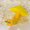 Mini joli capteur d'économie d'énergie en forme de champignon magique LED veilleuse romantique avec prise jaune avec capteur led