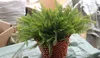 Künstliche Blumensimulationspflanze aus Kunststoff, grüne Pflanzung, Blumenarrangement, dekoriert mit Gras-Perserfarn