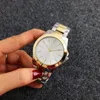 Femmes Quartz Watch en acier inoxydable Luxury Lady Wristwatch Classic Simple Design High Quality Watches Whole 1222734