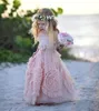 Blush Pink Flower Girl Dress com detalhes florais