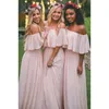 Nieuwste blos roze bohemien-stijl bruidsmeisje jurken sexy ruches off shoulder chiffon lange prom jurken goedkope mooie feestjurk voor bruiloften