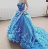 Sky Blue Lace Sweep Train New Design 2020 Ball Gown Wedding Dresses Sweetheart Laceup Empire Tulle Tiered kjolar handgjorda blommor7275760