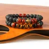 Novos designs de joias de madeira inteiras 10 pçs lote 8 mm pedra de rocha lava com pulseira de contas de madeira vermelha natural para homens 3022