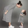 Roupas Mãe Filha Verão Listrado Combinar Mãe e Filha Vestidos Família Roupas Combinando Preto Branco Listrado Vestidos Matching Outfit