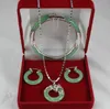 Ensemble de bracelets et boucles d'oreilles en jade vert en or blanc 18 carats de haute joaillerie