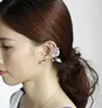 Nueva Moda Elegante Rhinestone Rose Stud Pendiente Flor Broches Pendientes Chapado En Oro Ear Cuff Clips para Mujeres Party Jewelry Gifts