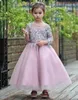 Mooie Jewel Sheer Neck Girls Pageant Jurken met Applique 3/4 Lange Mouwen Bloem Meisjes Jurken Terug Rits Tiered Ruffle Cupcake Jurken