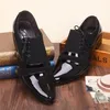 Classique hommes robe mariage chaussures plates luxe hommes affaires Oxfords chaussure décontractée noir/marron chaussures en cuir