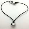 Kvinnor mode pärla halsband smycken vit pärla svart läder rep sladd choker halsband choker slit knut imitation sötvatten pärla nyaste