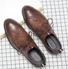 Vardagsskor för män vingspets svart läder formell bröllopsklänning derby oxfords flat tan brogues skor för män