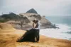 Sexy 2019 Beach Black Wedding Dress Głębokie V Neck Illusion Długie Rękawy Koronki Top Tulle Spódnica Gothic Backless Wedding Suknie Ślubne Withtrain