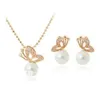 Silver Cream Pearl Clear Rinestone Crystal Small Butterfly Pendant Collier et boucles d'oreilles bijoux Set Top Quality6042899