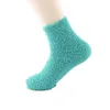 Vente en gros - 1 paire Casual Fuzzy épais chaud femmes bonbons couleurs pantoufles chaussettes dames filles chaussettes de sol chaussettes pantoufles