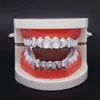 Nuevo Hip Hop Custom Fit Grill Six Hollow Open Face Gold Mouth Grillz Caps Parte superior inferior con dientes de vampiro de silicona Set2699