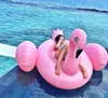 195 * 200 * 120 cm Géant gonflable Flamingo Pool Toy Swimming Float Swan Migne Ride-on Pool Swim Ring pour les vacances d'été Party