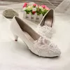 Sweet Cheap Flat Pearls Wedding Shoes For Bride Lace Appliqued Prom High Heels Poined Toe Plus Size Bridal Shoes 220c