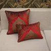 Housse de coussin en tissu gravé en velours européen élégant rouge, taie d'oreiller pour canapé/coussin de voiture/oreiller, fournitures textiles de maison, préférence