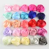 Rose Fiori Nastro di raso fatto a mano 4 cm Mini rosetta Fiore per ragazza Bambini Accessori per capelli da sposa di Natale senza fermaglio per capelli HT2132