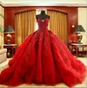 Michael Cinco Luxury Ball Gown Vestidos de novia rojos Encaje de calidad superior Con cuentas Sweetheart Sweep Train Gothic Wedding Dress Civil vestido de 2019