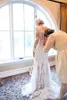 Винтажное деревенское пляжное кружевное свадебное платье-футляр с V-образным вырезом, иллюзия, длинные рукава, аппликации, свадебные платья, пуговицы, скользящий шлейф2704