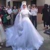 2.020 muçulmanos vestidos de noiva Modest alta Neck completa mangas Custom Made Puffy Tulle vestido de baile Lace Wedding Dress Árabe