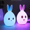 Happy Rabbit Silikon LED nattljuslampa USB Uppladdningsbar Känslig krankontroll sovrumslampa med varmvit, enfärgad och 7färgad