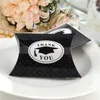 LIVRAISON GRATUITE 100 PCS Docteur Cap Oreiller Boîtes De Bonbons Graduation Party Favors Boîte Anniversaire Doux Emballage Bonbons Table Réglage Idées