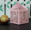 50pcs Hohlvogel -Stil Hochzeitsbevorzugt Candy Boxen Geschenkboxen mit B￤ndern Pink Purple Red White1307080