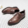 Vardagsskor för män vingspets svart läder formell bröllopsklänning derby oxfords flat tan brogues skor för män