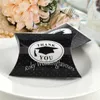 LIVRAISON GRATUITE 100 PCS Docteur Cap Oreiller Boîtes De Bonbons Graduation Party Favors Boîte Anniversaire Doux Emballage Bonbons Table Réglage Idées