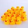 Baby Kaczka Kaczka Zabawki Mini Żółty Gumowe Dźwięki Kaczki Kids Bath Small Duck Toy Dzieci Pływanie Learing Toys DHT67