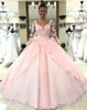 Roze gezwollen vintage Quinceanera -jurken Sweetheart Lace Appliques Sheer Long Sheeves Open korset achtergelaags zoete 16 avondjurk