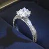 Victoria Princess Cut 1CT Luxusschmuck 925 Sterling Silber Weißer Topas Simuliert Diamant Hochzeit Individuelle Ringe Für Frauen Geschenk Größe 4-11
