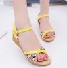 Sommar dam nya tjocka sålar sandaler godis färg kvinnliga sandaler