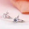 Stud New Womes Silver Color Jewelry Angel Wings Crystal Ear Stud örhängen Shiny CZ Zircon Jewelry Brincos Femme G533 240306