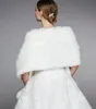 Luxuriöse Straußfeder Brautschal Pelz Wraps Ehezuckaturzucken Mantel Braut Winter Hochzeit Boleros Jacke Cloak LD05093