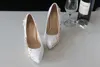 Luxo Pearls Ivory Wedding Shoes para Cristais de noiva Prom Saltos Altos Clover Rhinestones Plus Size Sapatos de dedo pontiagudos 285D