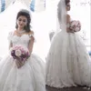 Abito da sposa di lusso con scollo a cuore e perline, abito da ballo in pizzo con applicazioni floreali 3D, abiti da sposa gonfi con spalle scoperte